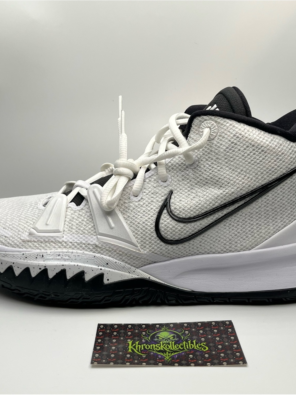 Nike Kyrie 7 TB Promo Men’s Low Top Lace-Up Sneakers White/Black size 10